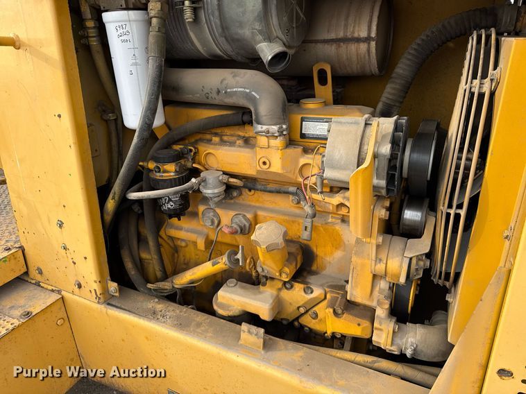 image for item OG9734 1998 John Deere 488E forklift