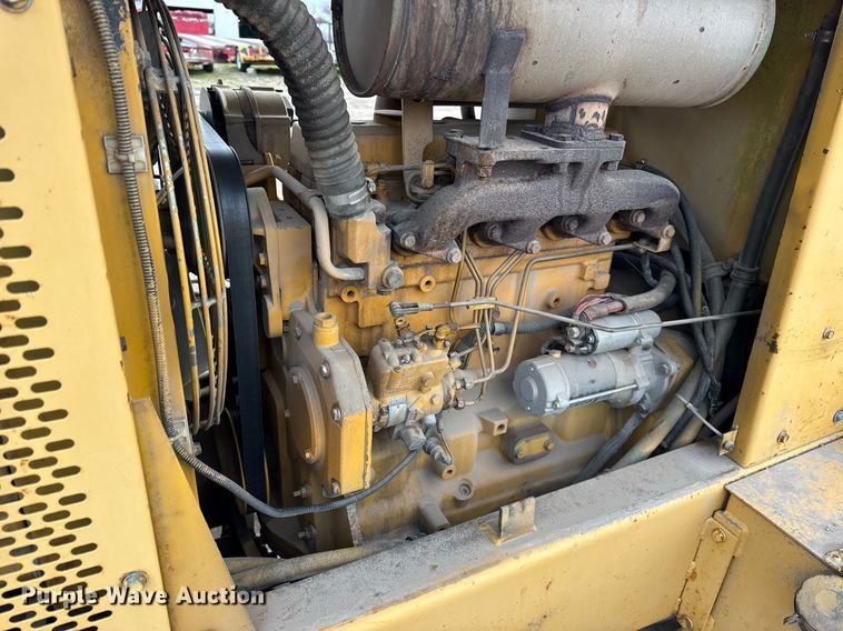 image for item OG9734 1998 John Deere 488E forklift