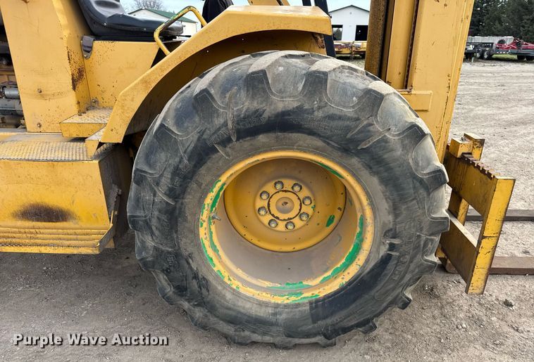 image for item OG9734 1998 John Deere 488E forklift