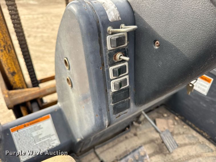 image for item OG9735 1999 Case 586G forklift