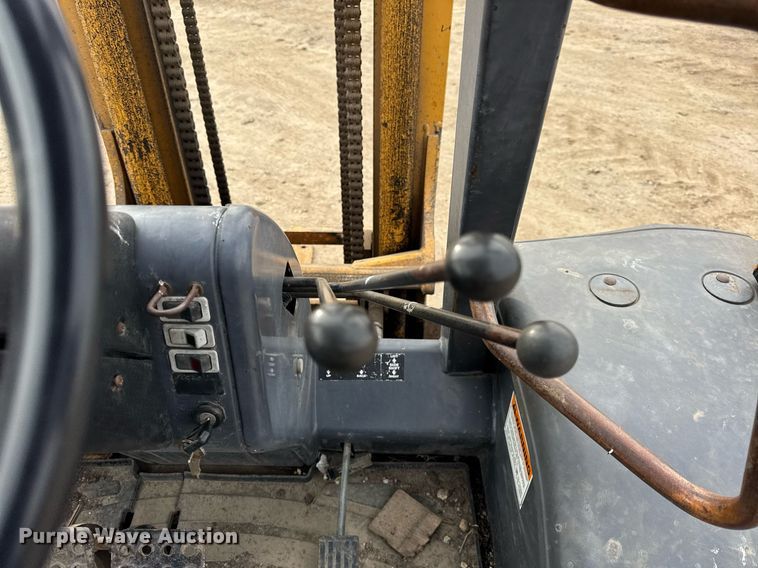 image for item OG9735 1999 Case 586G forklift