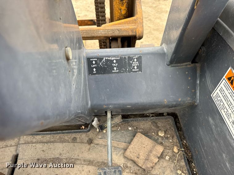 image for item OG9735 1999 Case 586G forklift