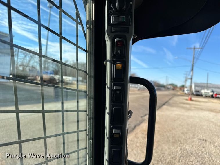 image for item OG9770 2017 Case TR270 tracked skid steer loader