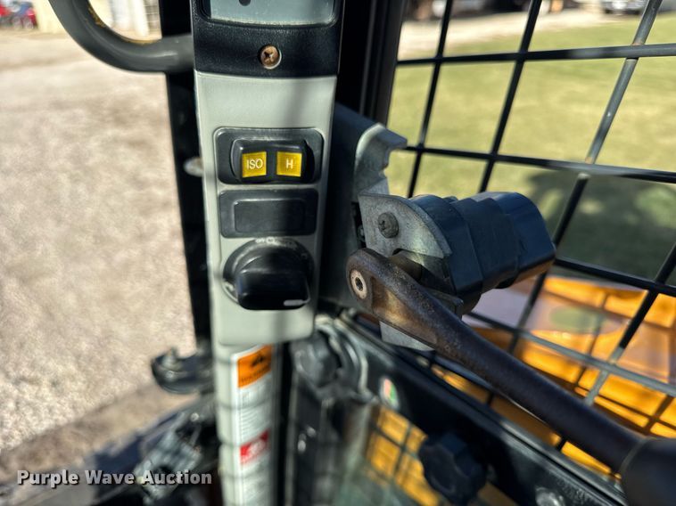 image for item OG9770 2017 Case TR270 tracked skid steer loader