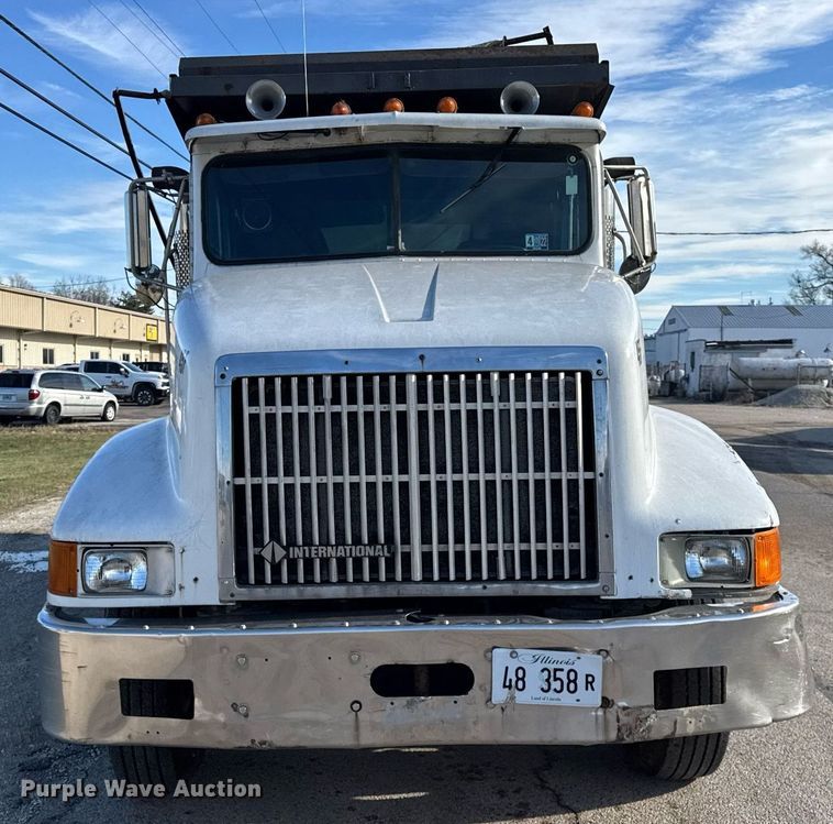 image for item OG9773 1993 International  dump truck