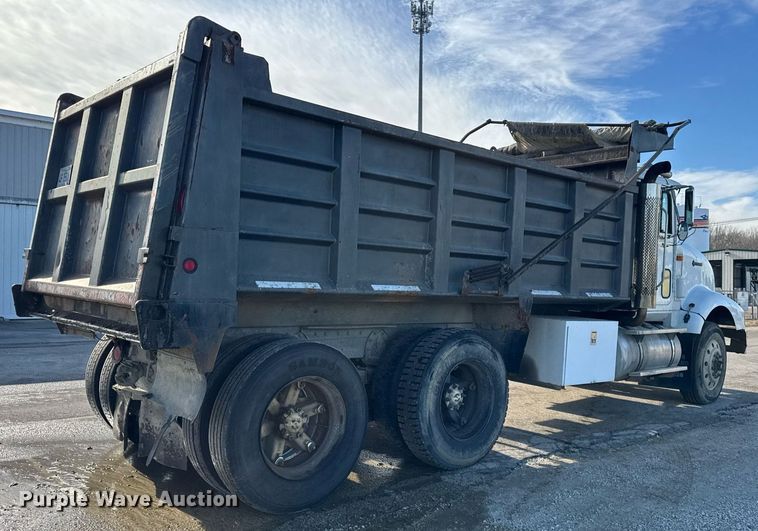 image for item OG9773 1993 International  dump truck