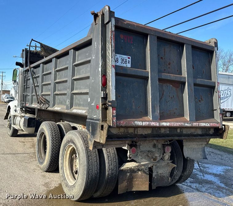 image for item OG9773 1993 International  dump truck