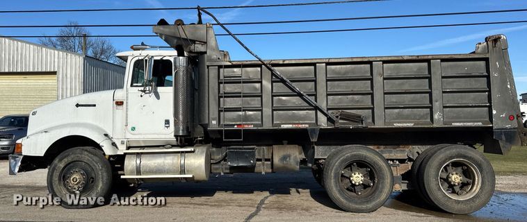 image for item OG9773 1993 International  dump truck