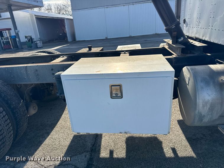 image for item OG9773 1993 International  dump truck