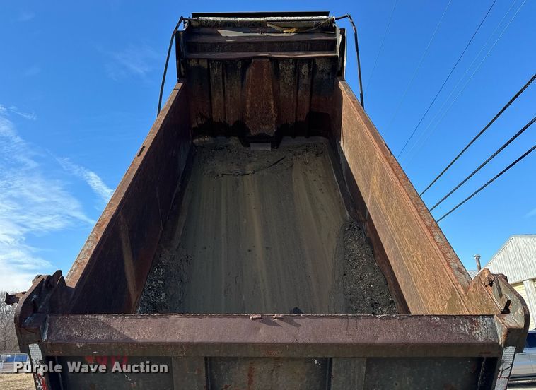 image for item OG9773 1993 International  dump truck