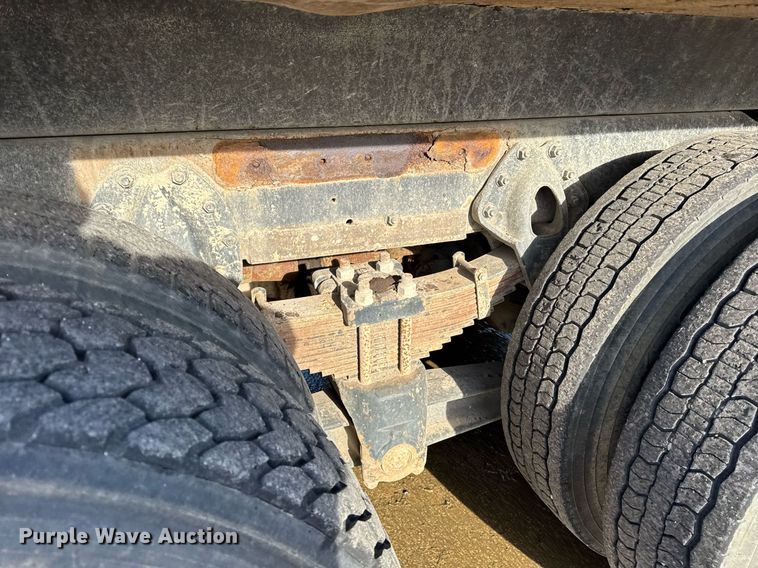 image for item OG9773 1993 International  dump truck