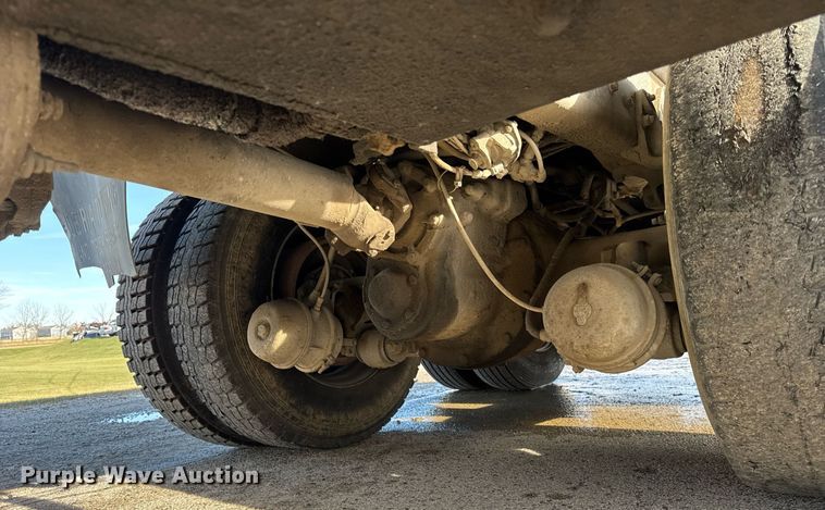 image for item OG9773 1993 International  dump truck