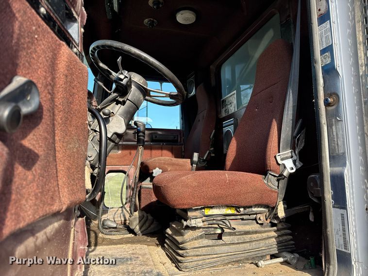 image for item OG9773 1993 International  dump truck