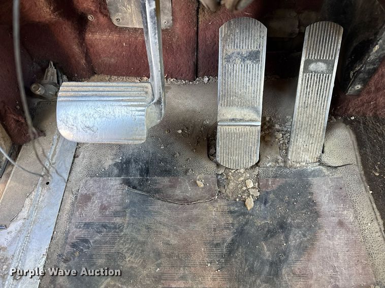 image for item OG9773 1993 International  dump truck