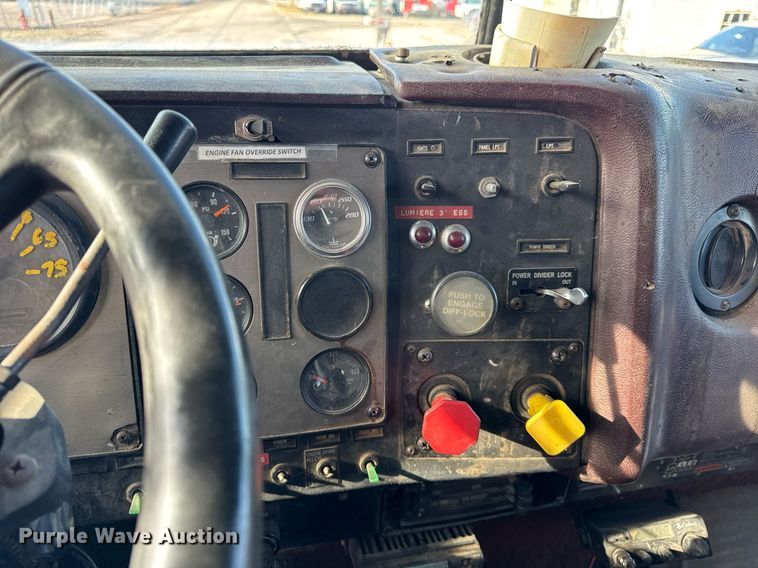 image for item OG9773 1993 International  dump truck