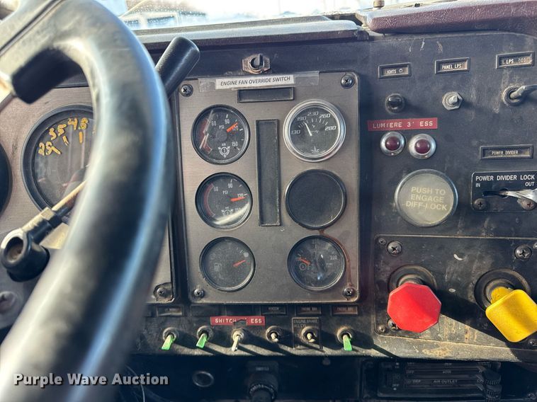 image for item OG9773 1993 International  dump truck