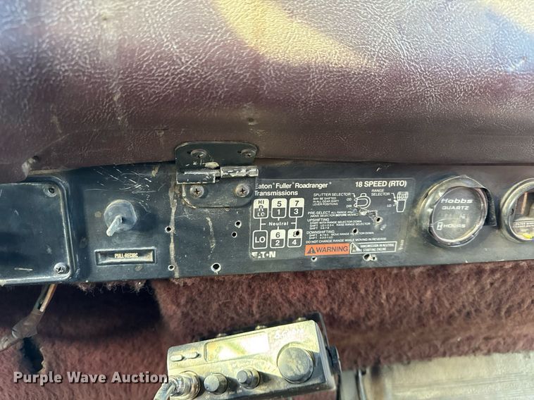 image for item OG9773 1993 International  dump truck