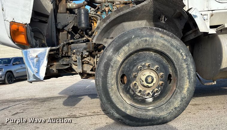 image for item OG9773 1993 International  dump truck