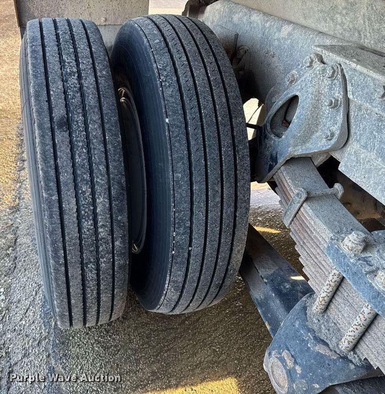 image for item OG9773 1993 International  dump truck