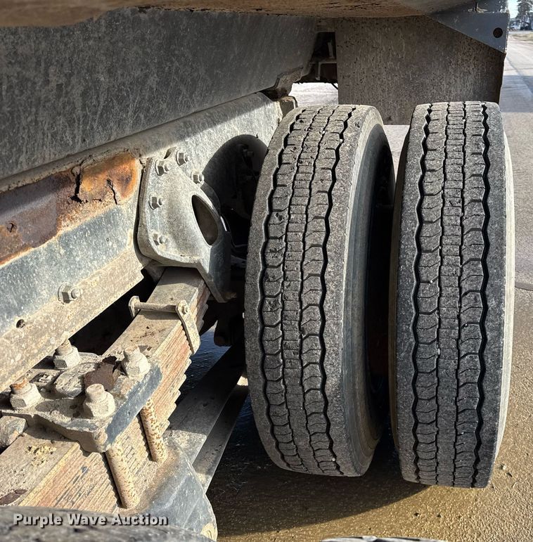 image for item OG9773 1993 International  dump truck