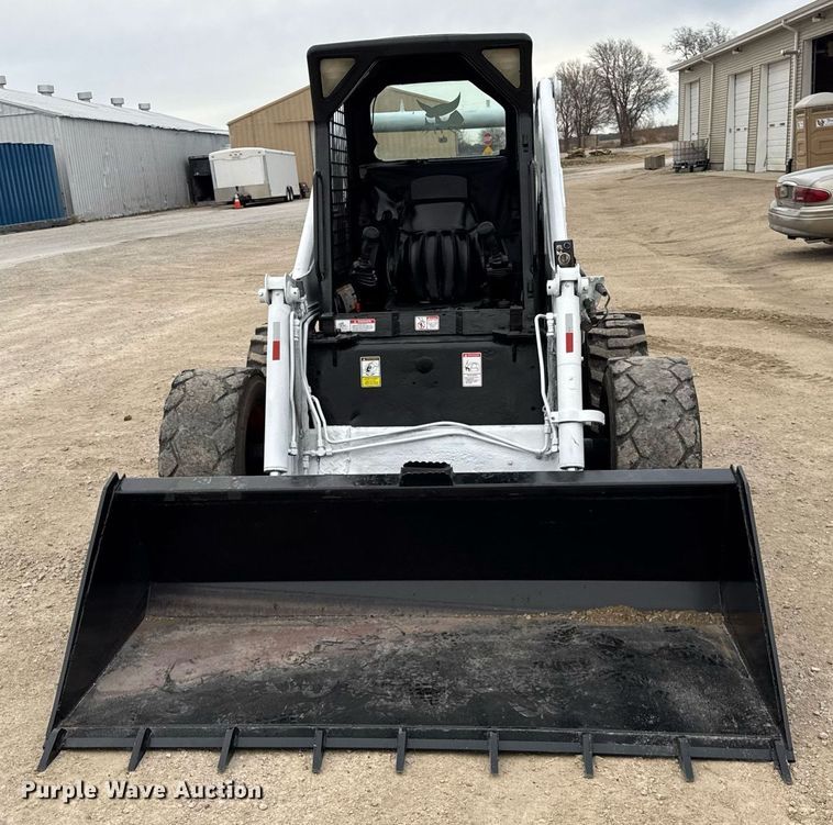 image for item OG9778 2000 Bobcat  873 skid steer loader
