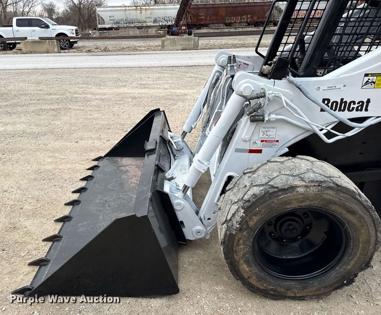 image for item OG9778 2000 Bobcat  873 skid steer loader