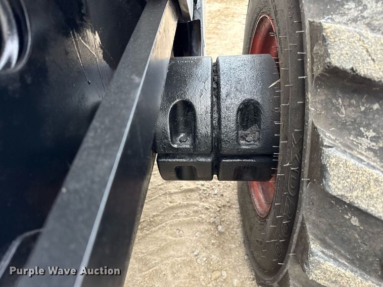 image for item OG9778 2000 Bobcat  873 skid steer loader