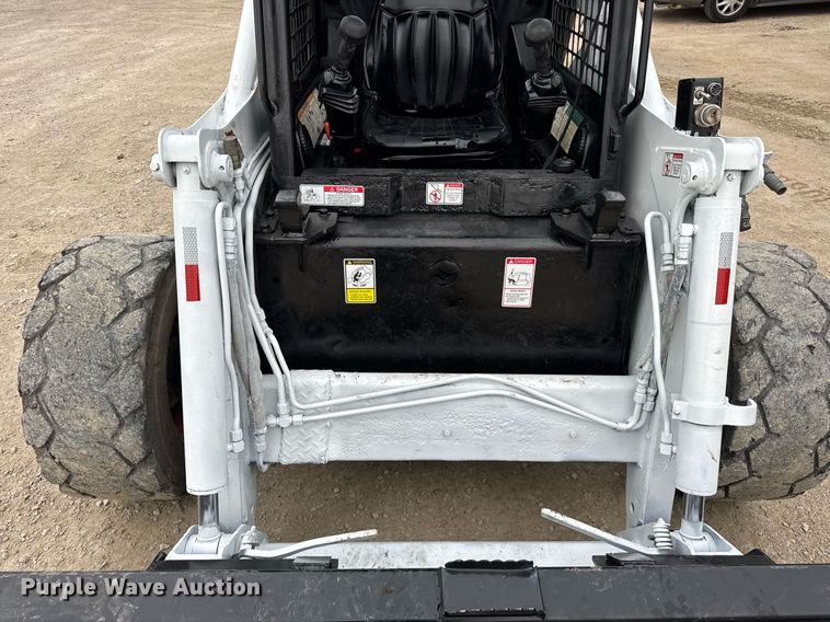 image for item OG9778 2000 Bobcat  873 skid steer loader