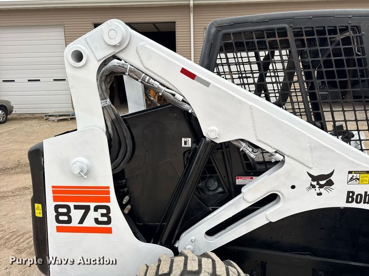 image for item OG9778 2000 Bobcat  873 skid steer loader