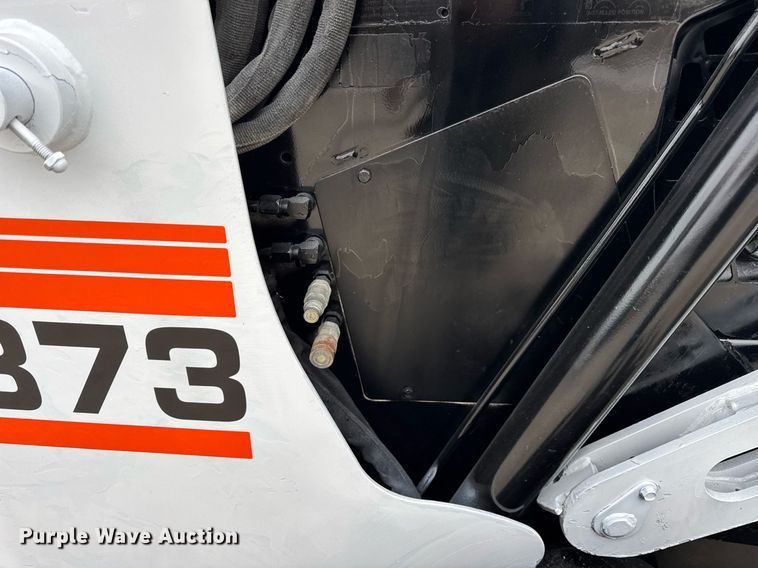 image for item OG9778 2000 Bobcat  873 skid steer loader