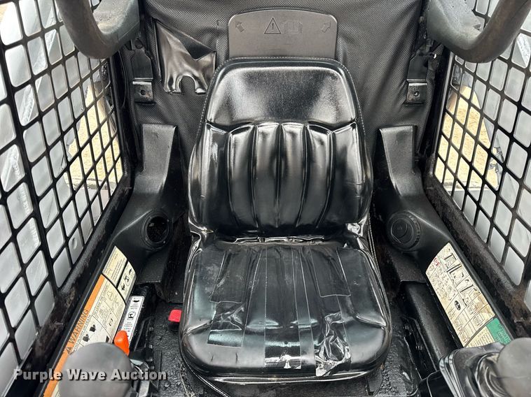 image for item OG9778 2000 Bobcat  873 skid steer loader