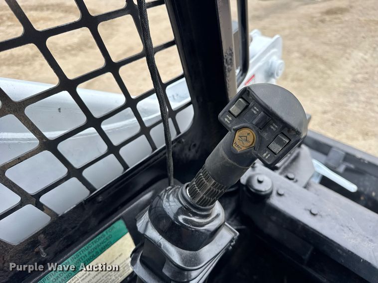 image for item OG9778 2000 Bobcat  873 skid steer loader