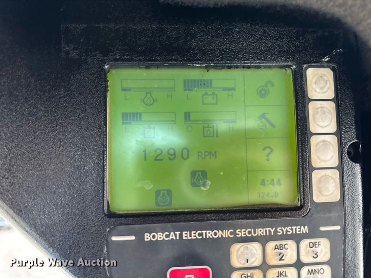 image for item OG9778 2000 Bobcat  873 skid steer loader