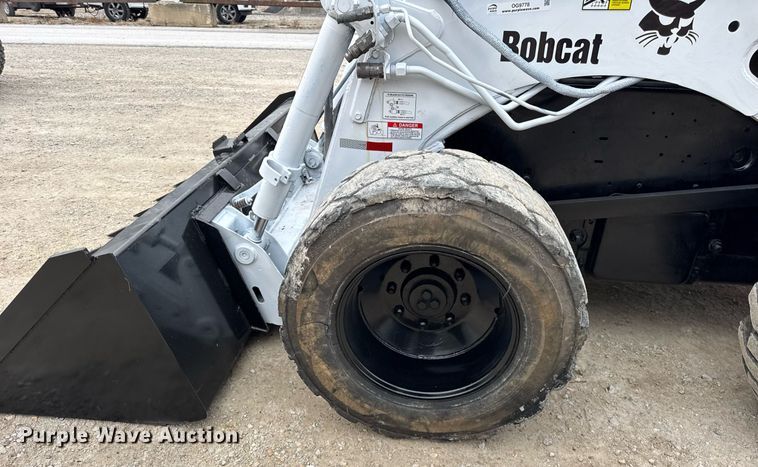 image for item OG9778 2000 Bobcat  873 skid steer loader