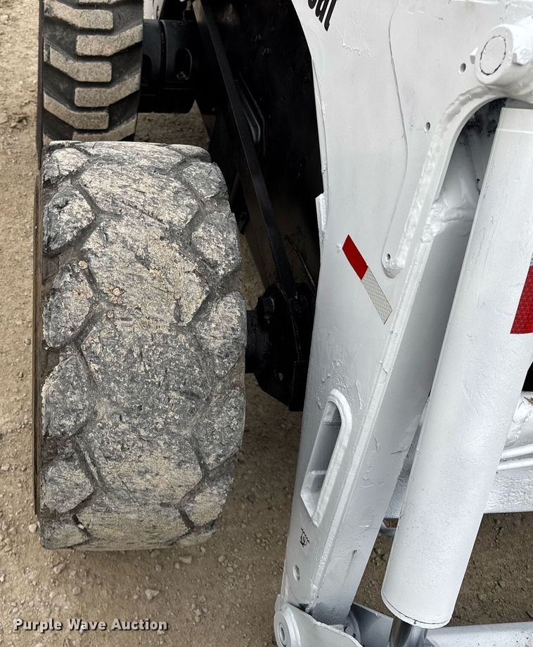 image for item OG9778 2000 Bobcat  873 skid steer loader