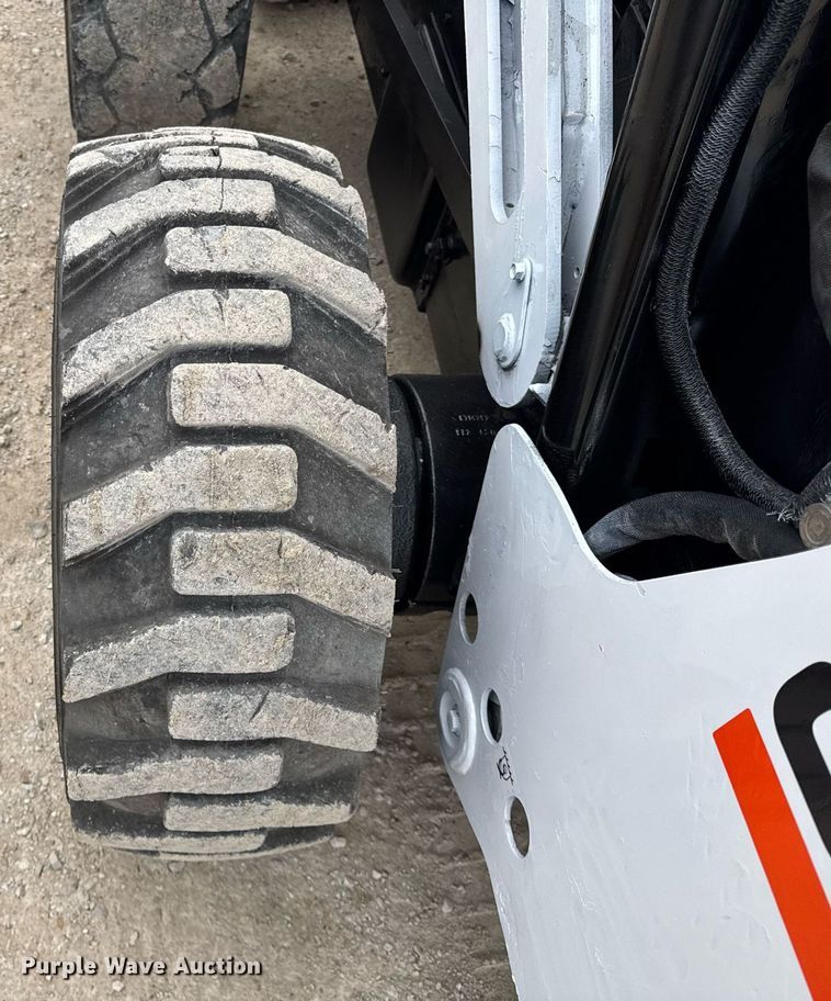 image for item OG9778 2000 Bobcat  873 skid steer loader