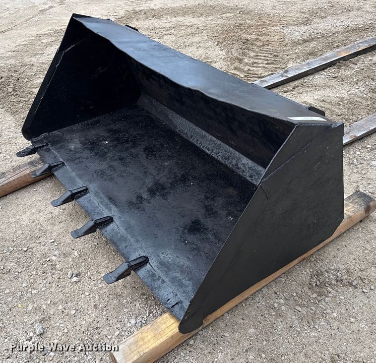 image for item OG9780 Skid steer bucket