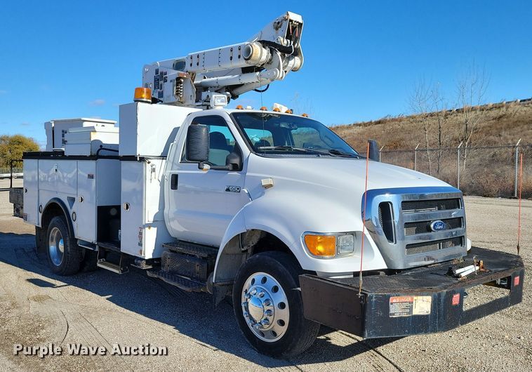 image for item OH9407 2011 Ford F650 Super Duty bucket truck