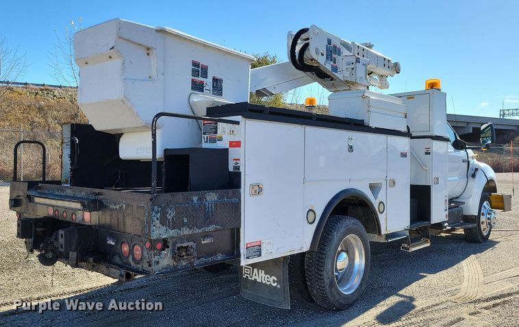 image for item OH9407 2011 Ford F650 Super Duty bucket truck