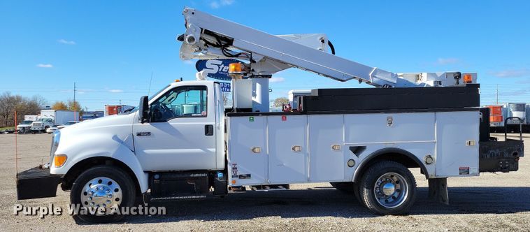 image for item OH9407 2011 Ford F650 Super Duty bucket truck