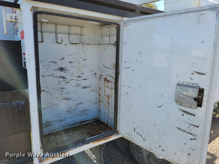 image for item OH9407 2011 Ford F650 Super Duty bucket truck