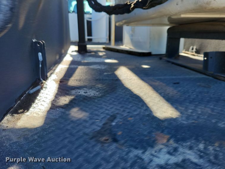 image for item OH9407 2011 Ford F650 Super Duty bucket truck