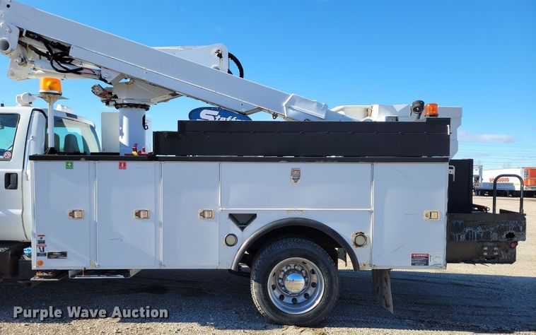 image for item OH9407 2011 Ford F650 Super Duty bucket truck