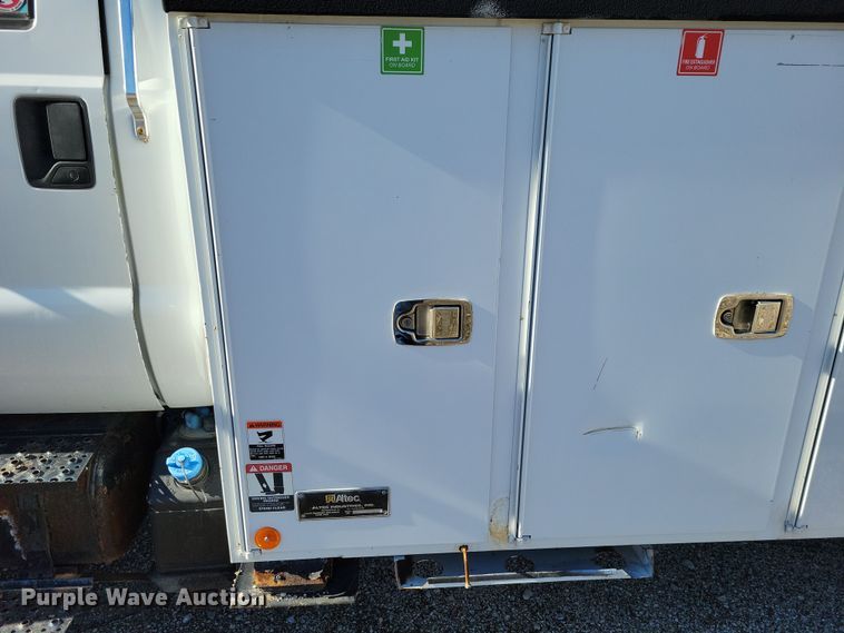 image for item OH9407 2011 Ford F650 Super Duty bucket truck