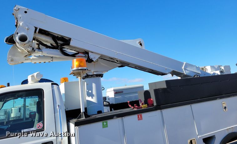 image for item OH9407 2011 Ford F650 Super Duty bucket truck