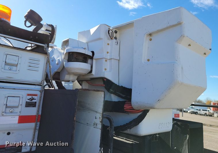 image for item OH9407 2011 Ford F650 Super Duty bucket truck