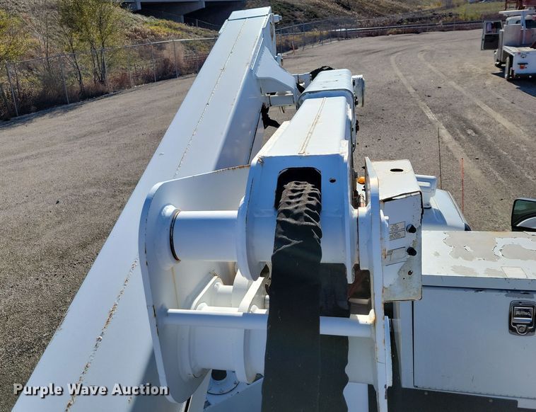 image for item OH9407 2011 Ford F650 Super Duty bucket truck