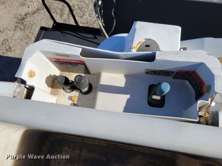 image for item OH9407 2011 Ford F650 Super Duty bucket truck