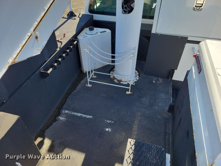 image for item OH9407 2011 Ford F650 Super Duty bucket truck