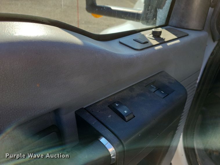 image for item OH9407 2011 Ford F650 Super Duty bucket truck